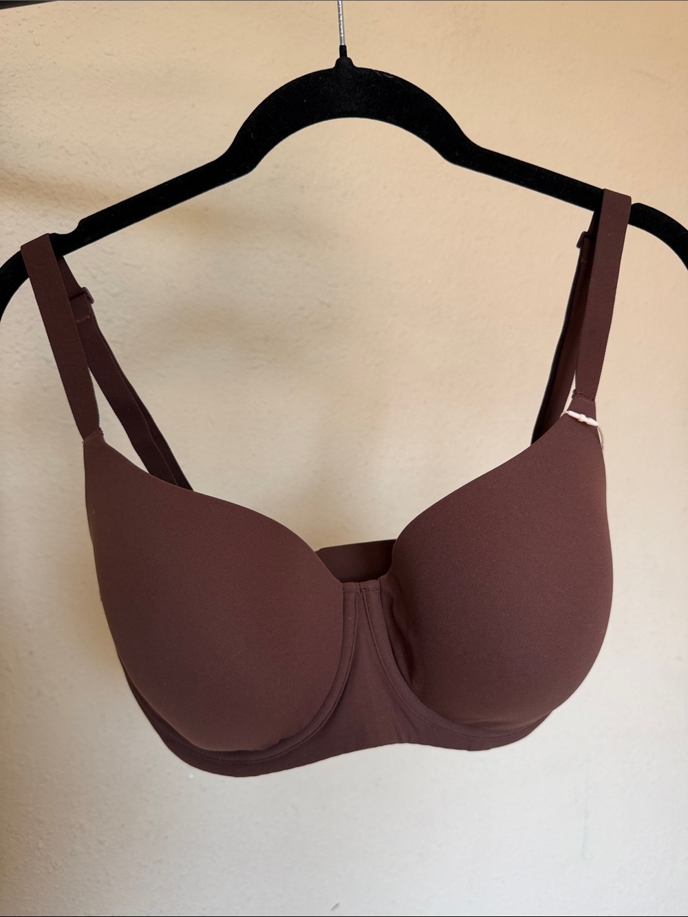 NWT Skims fits everybody full‎ coverage under wire bra size 34DD COCOA brown